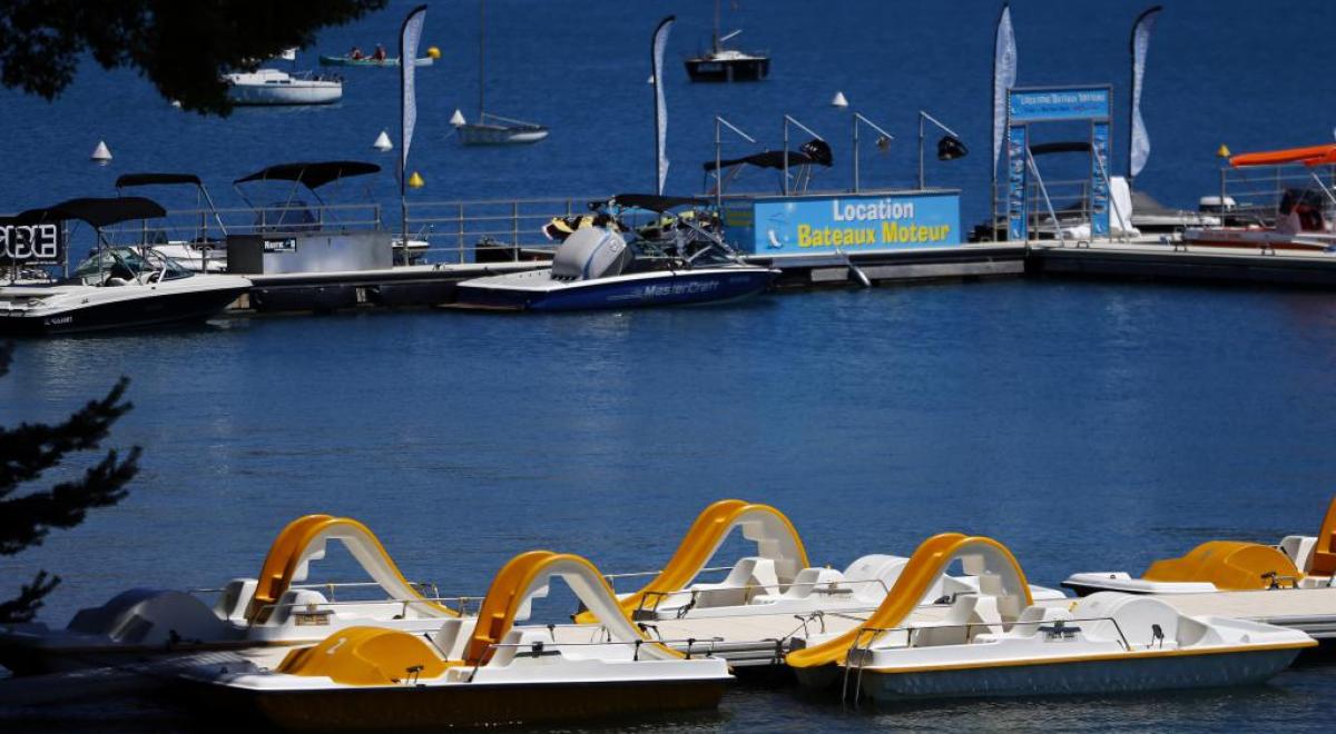 Pédalo - Locations Activités Nautiques, Plage de la Baie Saint Michel CHORGES - Pédalo - Locations Activités Nautiques, Plage de la Baie Saint Michel CHORGES