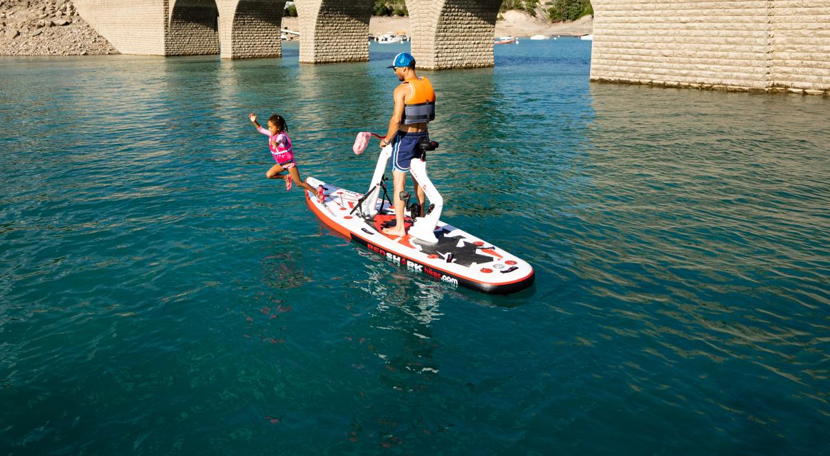 Vél'eau Serre-Ponçon. Location de vélo sur l'eau CHORGES - Vél'eau Serre-Ponçon. Location de vélo sur l'eau CHORGES Vél'eau Serre-Ponçon. Location de vélo sur l'eau CHORGES - Vél'eau Serre-Ponçon. Location de vélo sur l'eau CHORGES