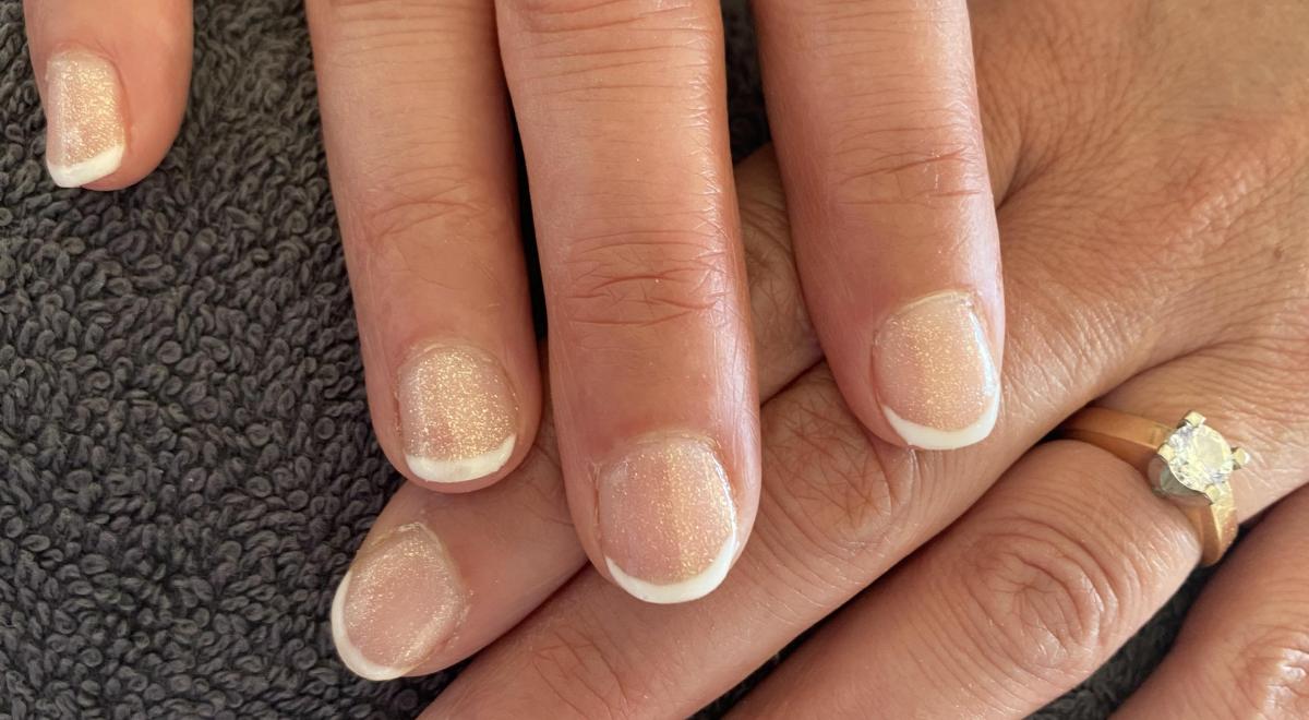 Manucure pailletée - Beauté Alpine CHORGES - Manucure pailletée - Beauté Alpine CHORGES