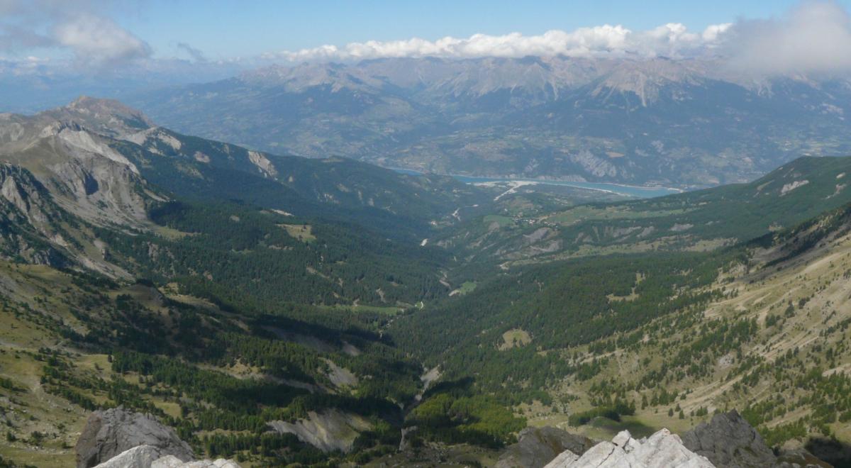Paysage de serre-Ponçon - VUE-DE.LA-MONTAGNETTEjpg.
