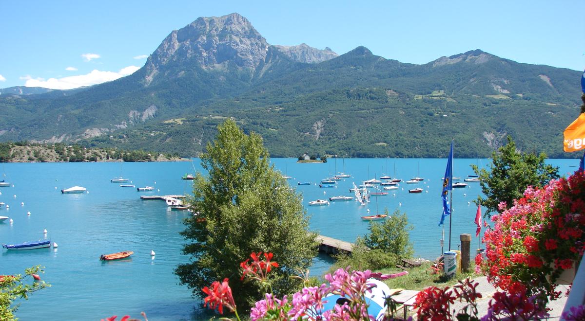 Vue Lac, Chapelle St Michel, Pic Morgon - Vue depuis le réfectoire du centre