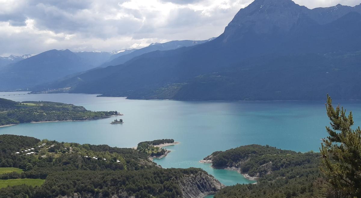 Image - Le pic de Morgon en arrière plan du lac