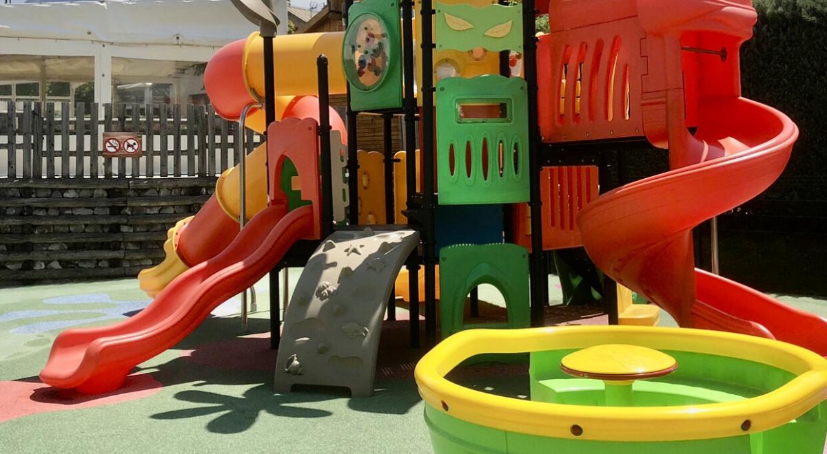 AIRE DE JEUX - AIRE DE JEUX