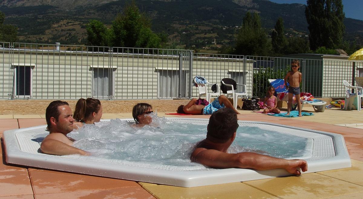 jacuzzi - Camping Le Serre du Lac - jacuzzi - Camping Le Serre du Lac