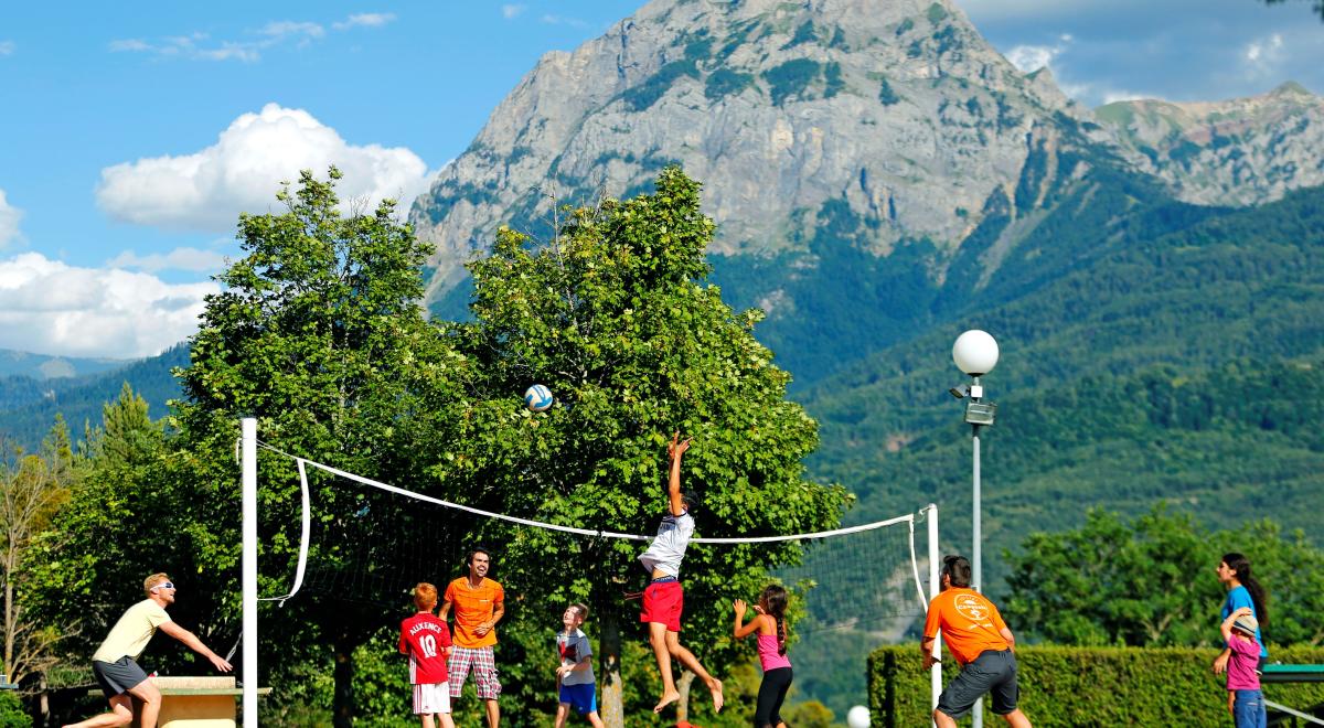 City stade - Camping Baie de La Chapelle Vacances André Trigano CHORGES - City stade - Camping Baie de La Chapelle Vacances André Trigano CHORGES