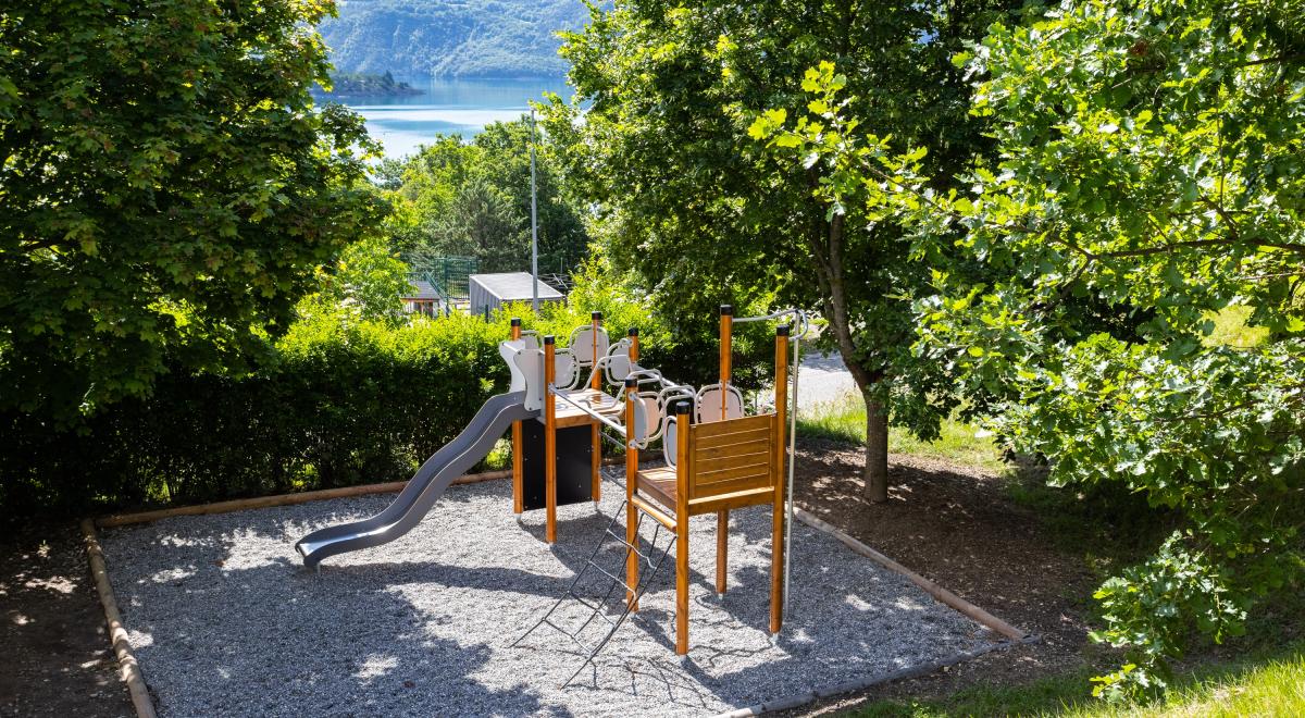 Aire de jeux - Camping Municipal de la Baie St-Michel CHORGES - Aire de jeux - Camping Municipal de la Baie St-Michel CHORGES