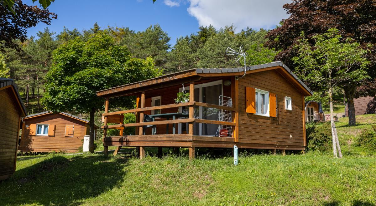 Chalet - Camping Municipal de la Baie St-Michel CHORGES - Chalet - Camping Municipal de la Baie St-Michel CHORGES