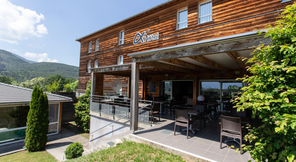 Ax'Hôtel Restaurant Spa à CHORGES 05 - Ax'Hôtel &amp; terrasse